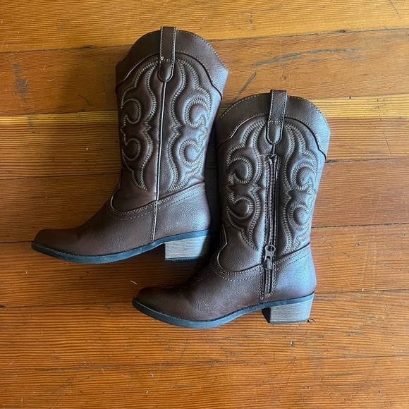 Girls cowboy boots size 1. - Picture 2 of 6